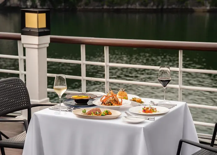  Ambassador Signature Cruise - Lan Ha Bay