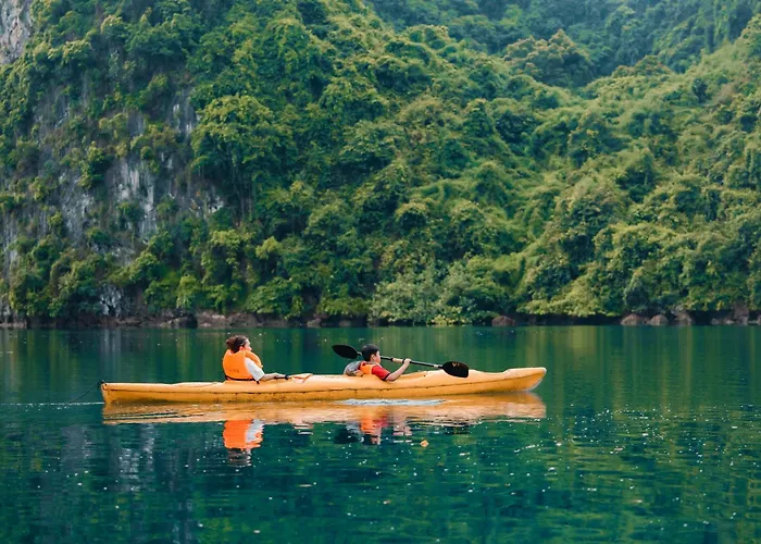 Ambassador Signature Cruise - Lan Ha Bay Hạ Long