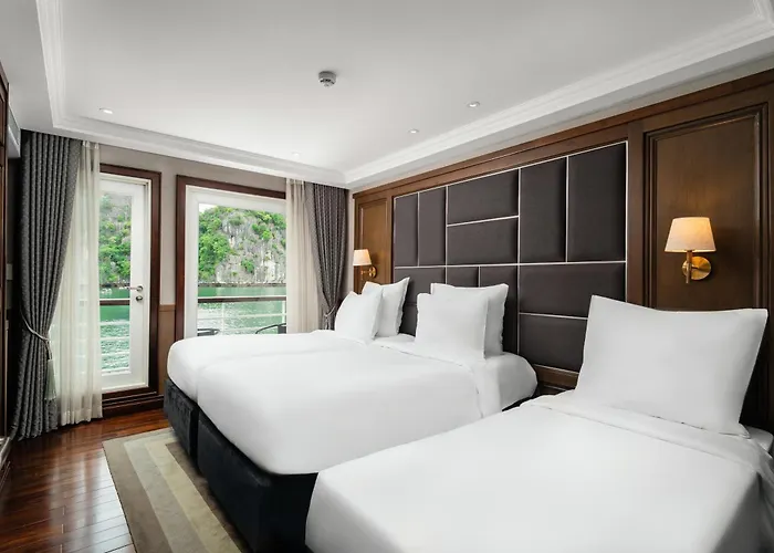 Ambassador Signature Cruise - Lan Ha Bay 5* Hạ Long