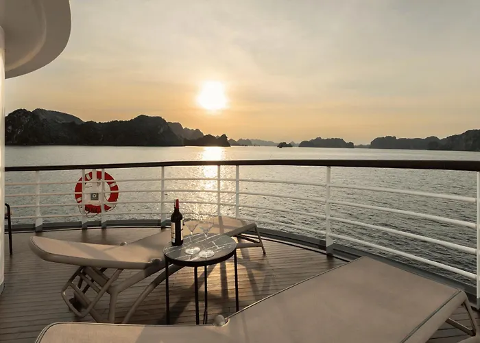 Ambassador Signature Cruise - Lan Ha Bay