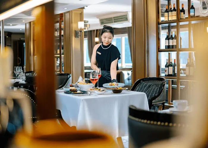 Ambassador Signature Cruise - Lan Ha Bay 5* Hạ Long