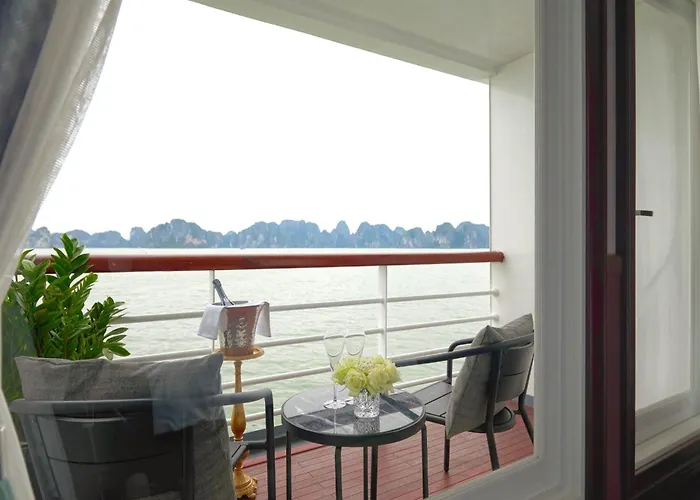 Ambassador Signature Cruise - Lan Ha Bay 