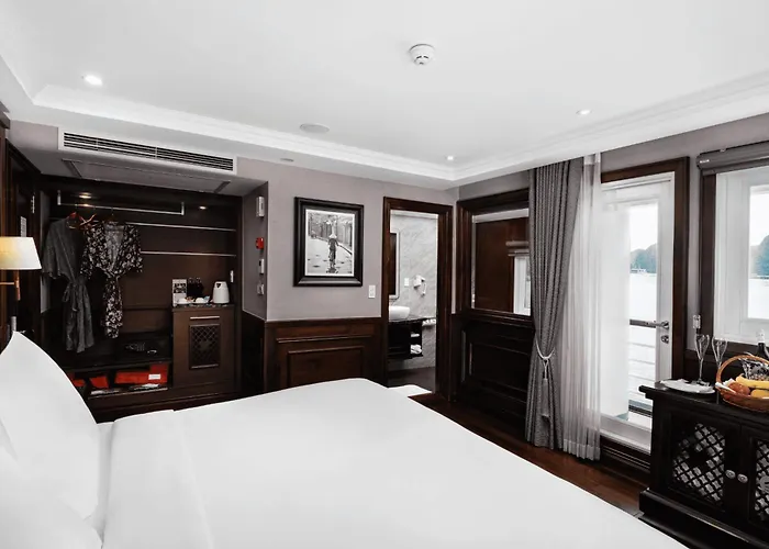 Ambassador Signature Cruise - Lan Ha Bay 5*