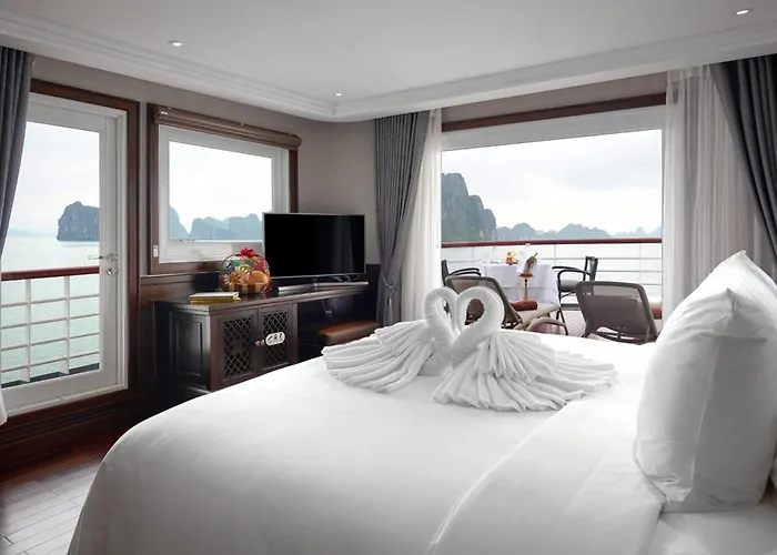 Ambassador Signature Cruise - Lan Ha Bay