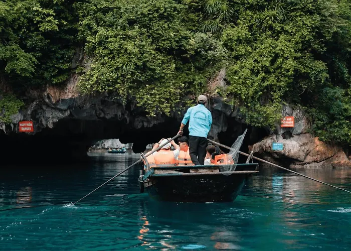 Ambassador Signature Cruise - Lan Ha Bay 