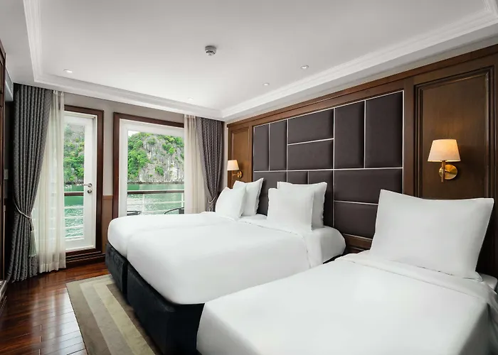 Ambassador Signature Cruise - Lan Ha Bay