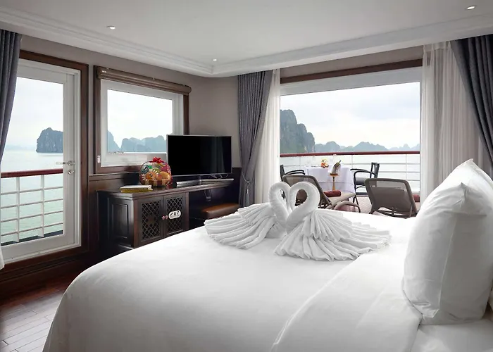 Ambassador Signature Cruise - Lan Ha Bay 